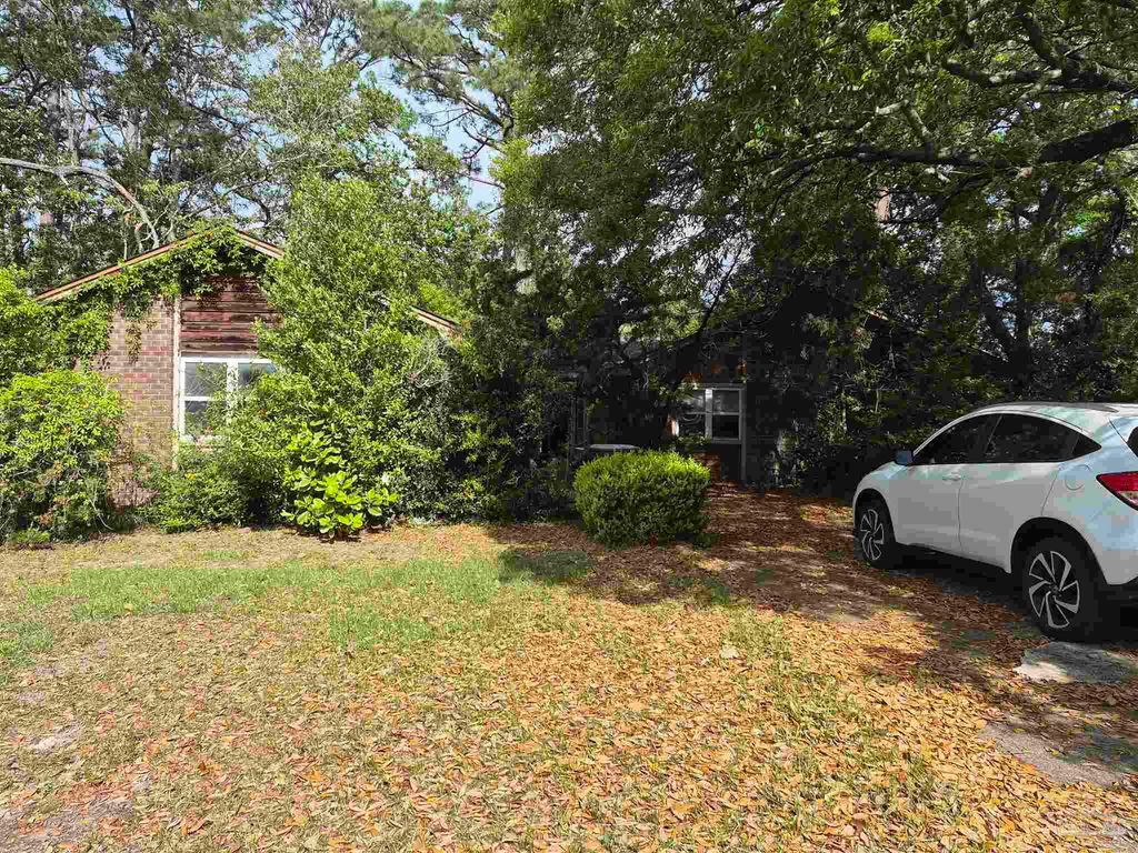 7855 Bay Meadows Dr, Pensacola, FL 32507