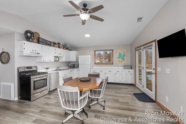 12720 Russell Drive, Wayland, MI 49348