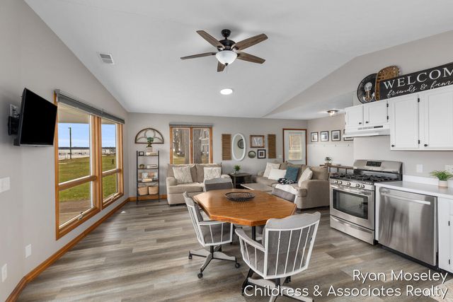 12720 Russell Drive, Wayland, MI 49348