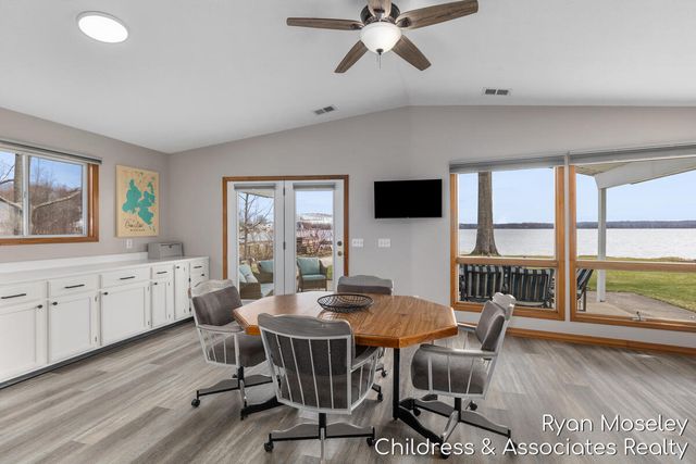 12720 Russell Drive, Wayland, MI 49348