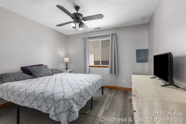 12720 Russell Drive, Wayland, MI 49348