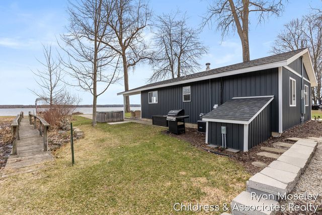 12720 Russell Drive, Wayland, MI 49348