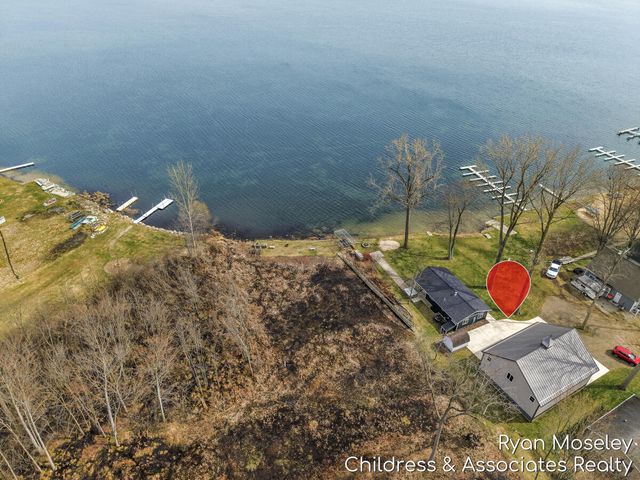 12720 Russell Drive, Wayland, MI 49348