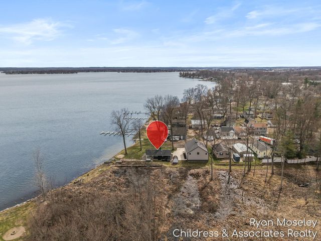 12720 Russell Drive, Wayland, MI 49348