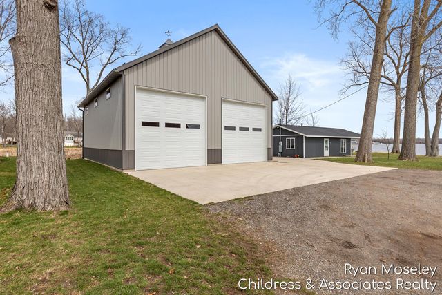 12720 Russell Drive, Wayland, MI 49348