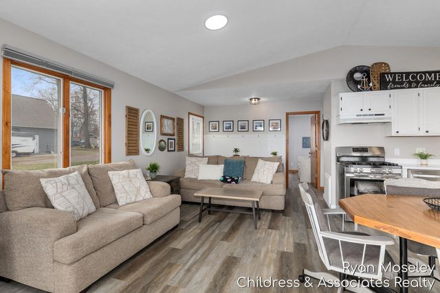 12720 Russell Drive, Wayland, MI 49348