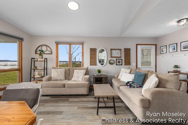 12720 Russell Drive, Wayland, MI 49348