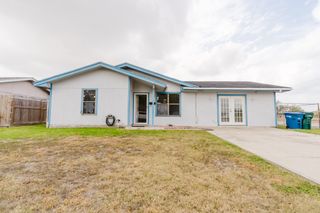 1401 Barcelona Dr, Corpus Christi, TX 78416