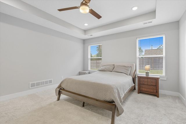 25 N LUNA LN, Columbia, MO 65201