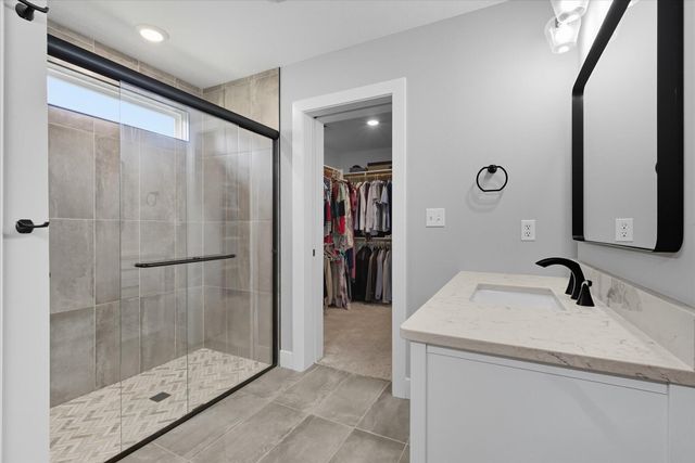 25 N LUNA LN, Columbia, MO 65201