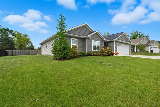 25 N LUNA LN, Columbia, MO 65201