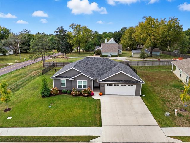 25 N LUNA LN, Columbia, MO 65201