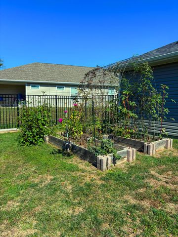 25 N LUNA LN, Columbia, MO 65201