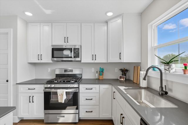 25 N LUNA LN, Columbia, MO 65201