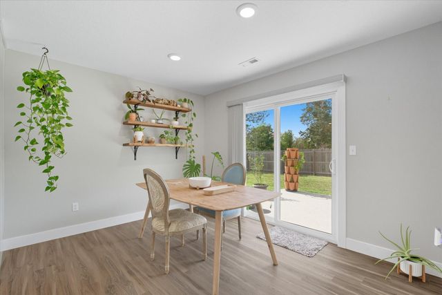 25 N LUNA LN, Columbia, MO 65201