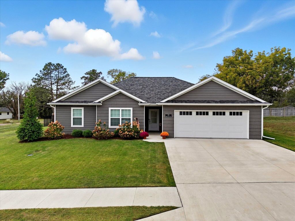 25 N LUNA LN, Columbia, MO 65201