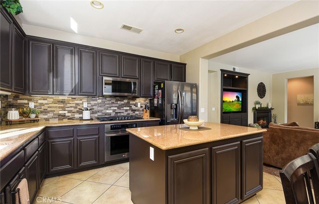 34466 Waltham Place, Winchester, CA 92596
