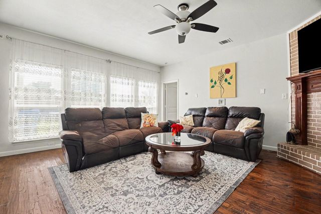 7909 Glenview Way, Rowlett, TX 75089