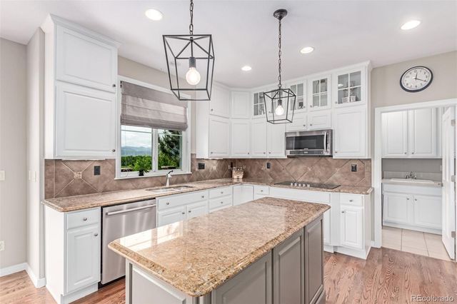 8993 Stonecrest Way, Highlands Ranch, CO 80129