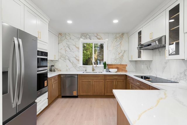 5401 J St, Sacramento, CA 95819