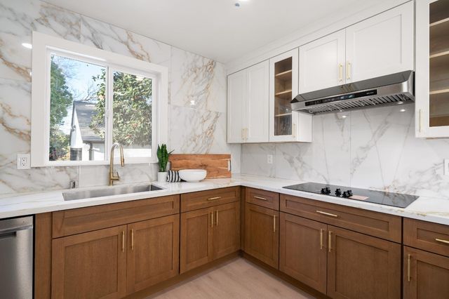 5401 J St, Sacramento, CA 95819