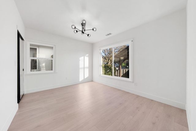 5401 J St, Sacramento, CA 95819