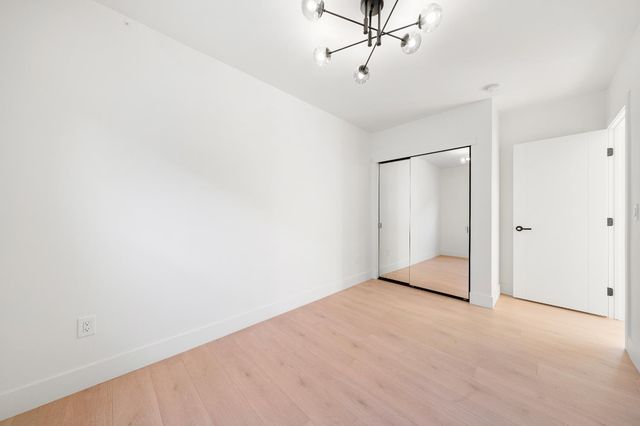 5401 J St, Sacramento, CA 95819