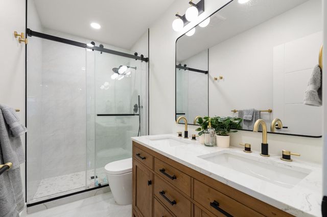 5401 J St, Sacramento, CA 95819