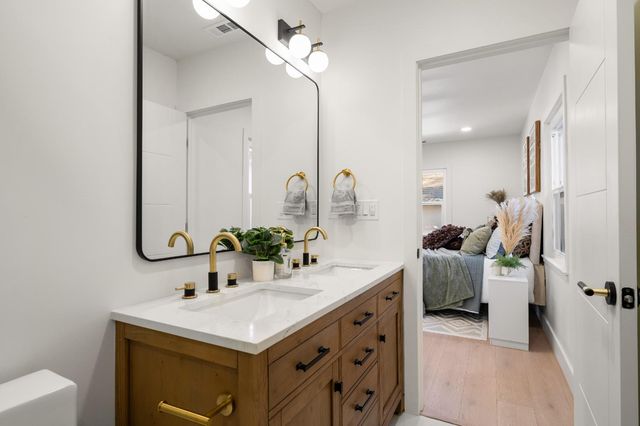 5401 J St, Sacramento, CA 95819