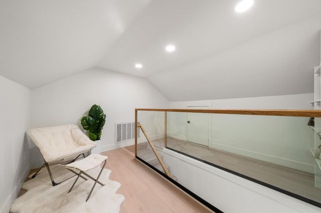 5401 J St, Sacramento, CA 95819