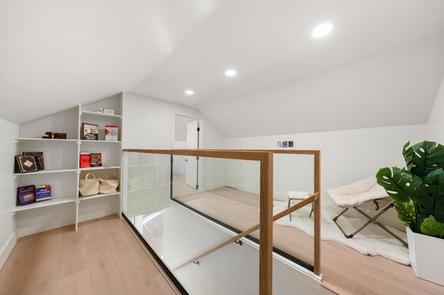 5401 J St, Sacramento, CA 95819