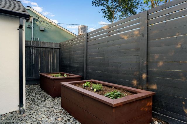 5401 J St, Sacramento, CA 95819