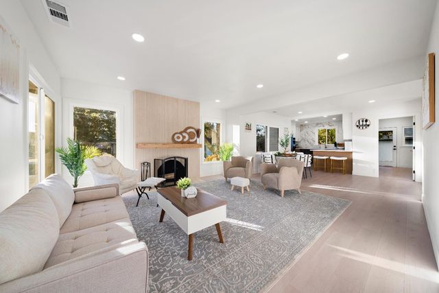 5401 J St, Sacramento, CA 95819