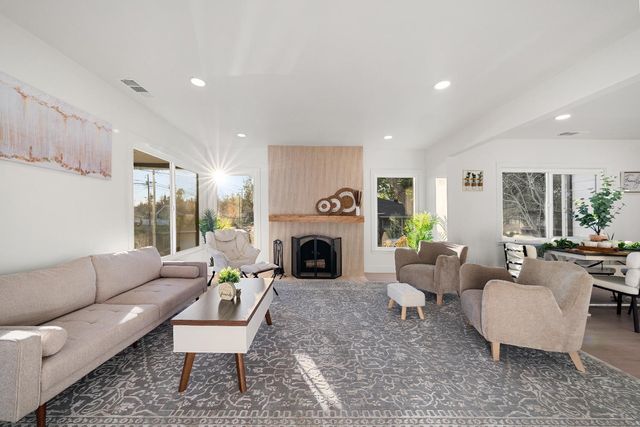 5401 J St, Sacramento, CA 95819