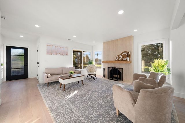 5401 J St, Sacramento, CA 95819