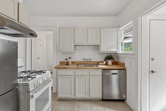 3006 3006 14Th Ave, Oakland, CA 94602