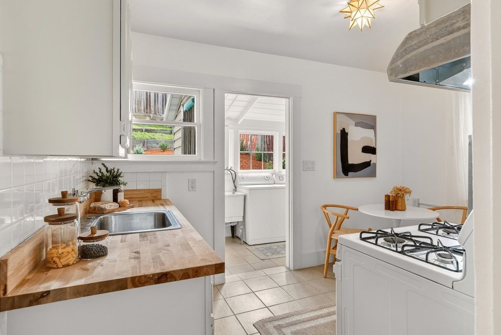 Image 18 of property listing at 3006 3006 14Th Ave, Oakland, CA 94602