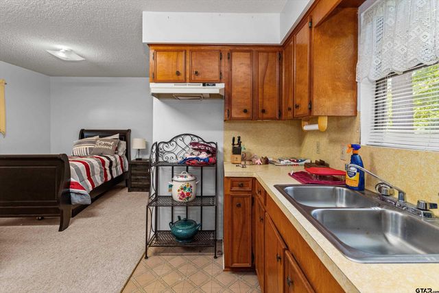 552 W State Highway 7, Crockett, TX 75835