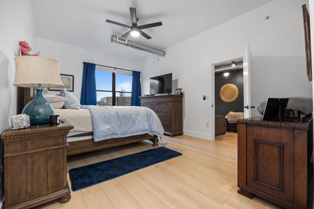 400 E Locust Street 203, Des Moines, IA 50309