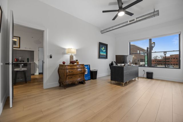 400 E Locust Street 203, Des Moines, IA 50309