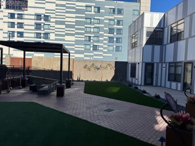 400 E Locust Street 203, Des Moines, IA 50309