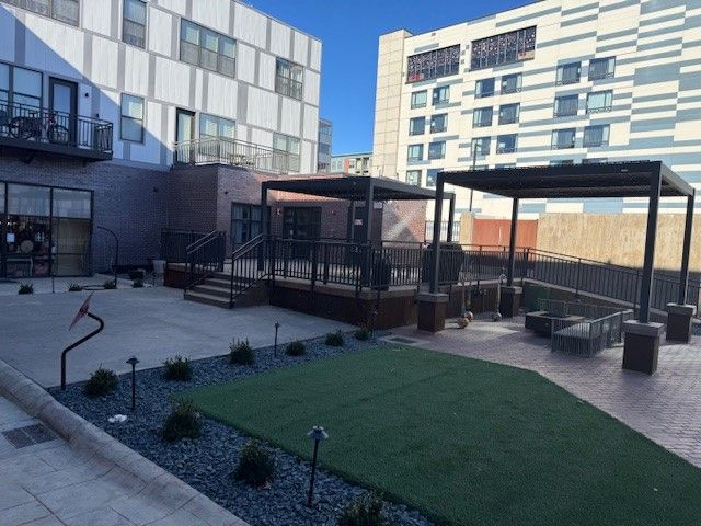 400 E Locust Street 203, Des Moines, IA 50309