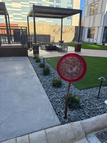 400 E Locust Street 203, Des Moines, IA 50309