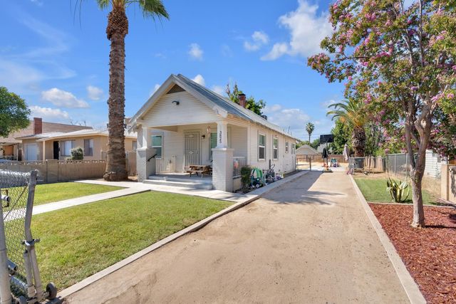 3825 E Mono Street, Fresno, CA 93702
