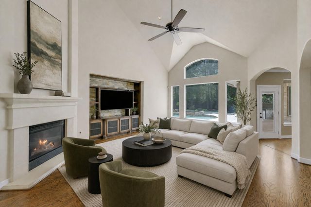 7 Birchwood Park Place, The Woodlands, TX 77382