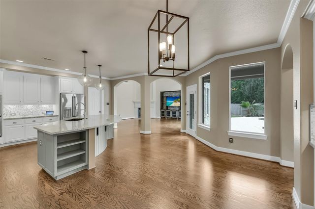 7 Birchwood Park Place, The Woodlands, TX 77382