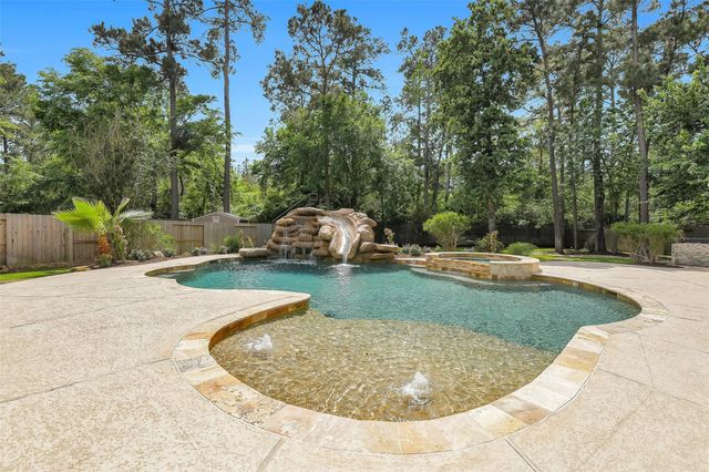 7 Birchwood Park Place, The Woodlands, TX 77382