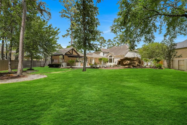 7 Birchwood Park Place, The Woodlands, TX 77382