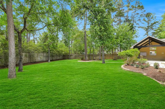 7 Birchwood Park Place, The Woodlands, TX 77382