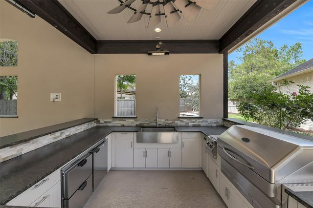 7 Birchwood Park Place, The Woodlands, TX 77382